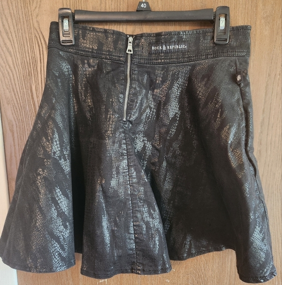 Rock & Republic Black Skirt - Picture 2 of 3